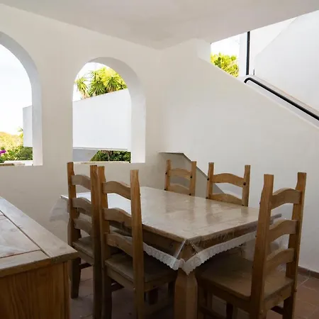 Spacious Duplex With Garden