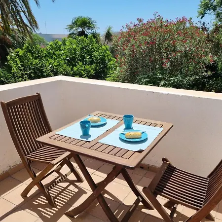 Spacious Duplex With Garden *