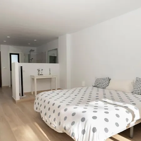 Spacious Duplex With Garden 索托格兰德