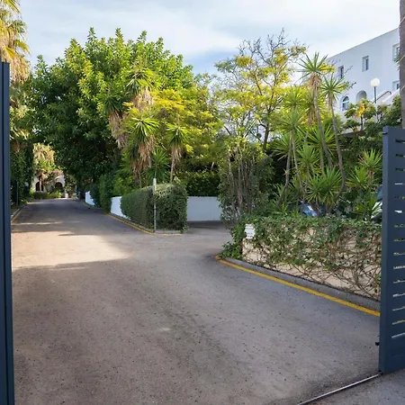 דירה Spacious Duplex With Garden *